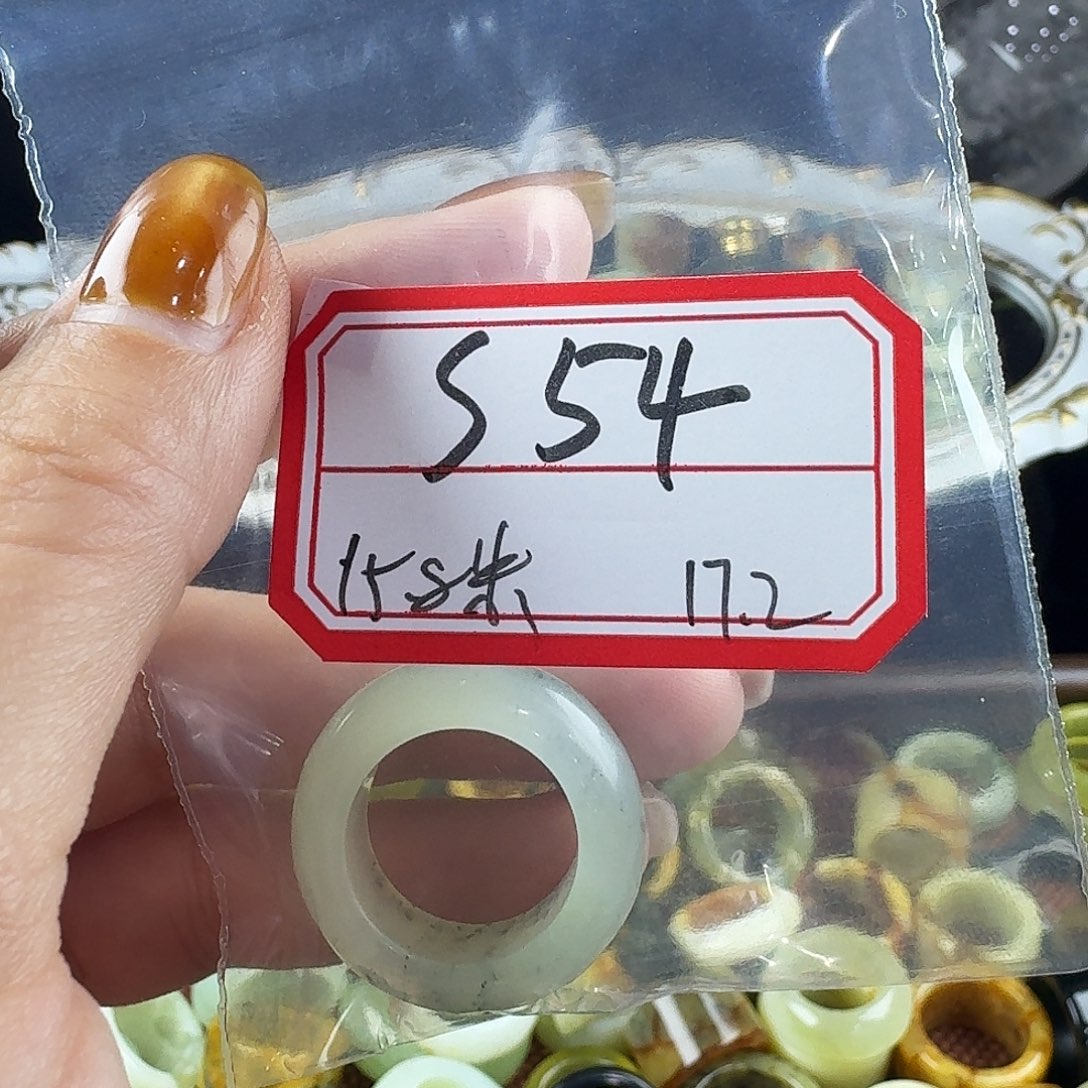 给***包蛇纹石玉合金戒指
