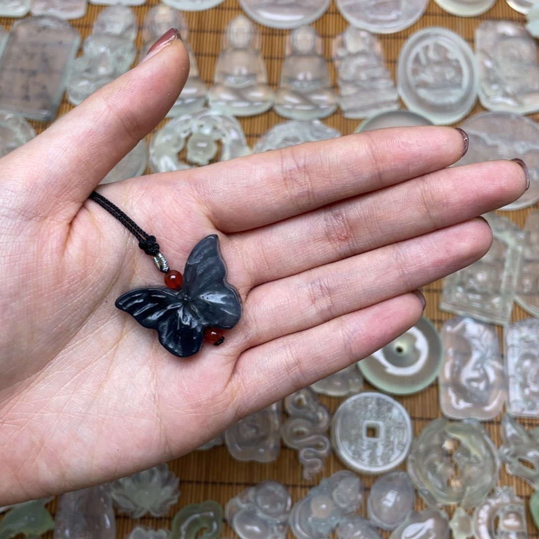 未镶嵌蛇纹石玉颈饰