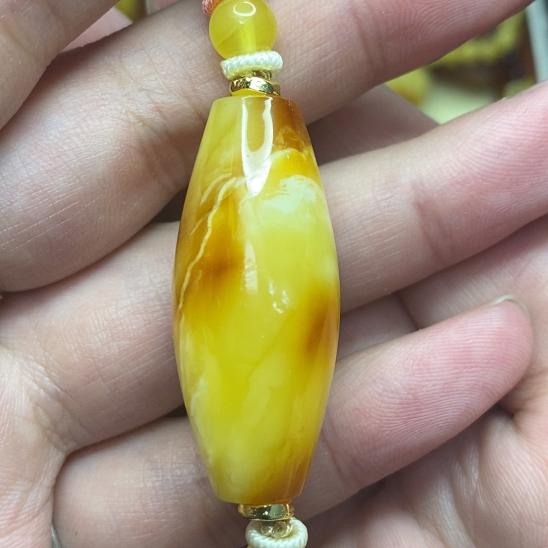 琥珀颈饰未镶嵌唐