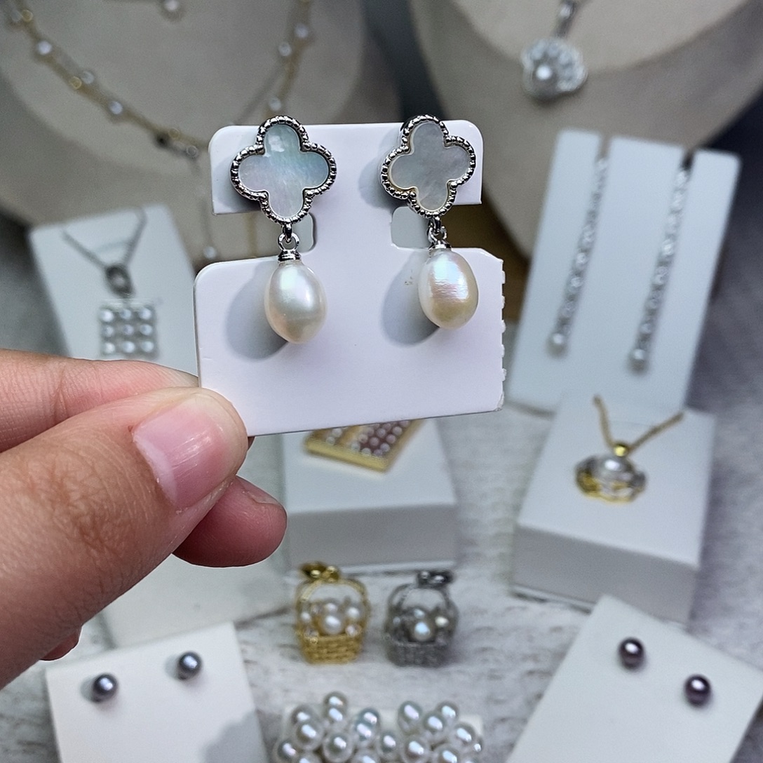 淡水珍珠银S925镶嵌耳饰