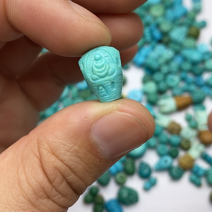 绿松石未镶嵌珠宝奇石