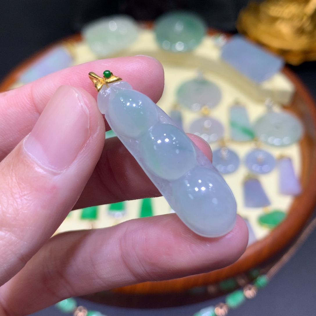 翡翠吊坠(不含链)18K金镶嵌