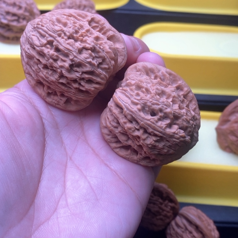 【闪购商品】文玩核桃吊坠40尺绣球