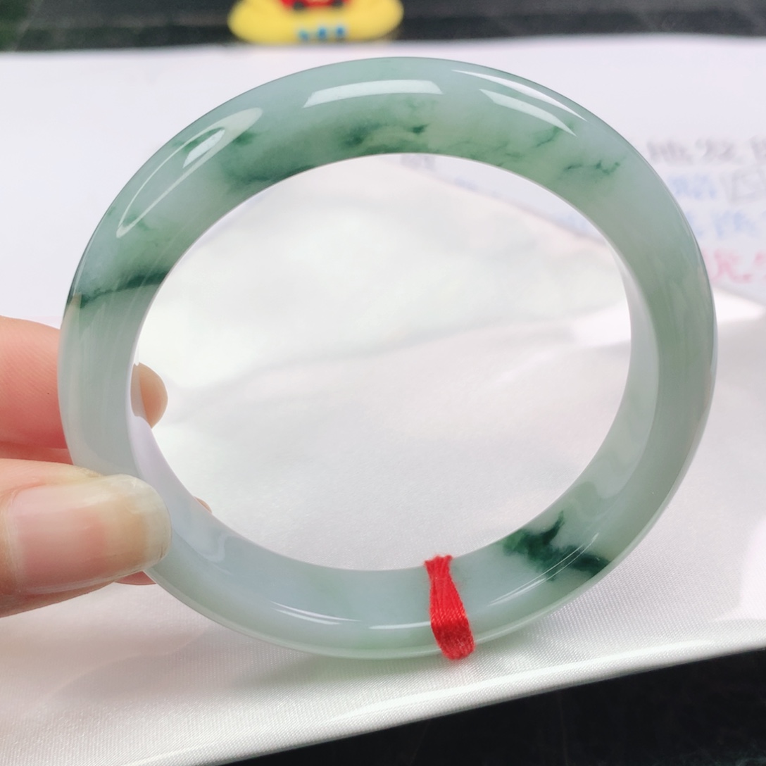 翡翠未镶嵌手镯正