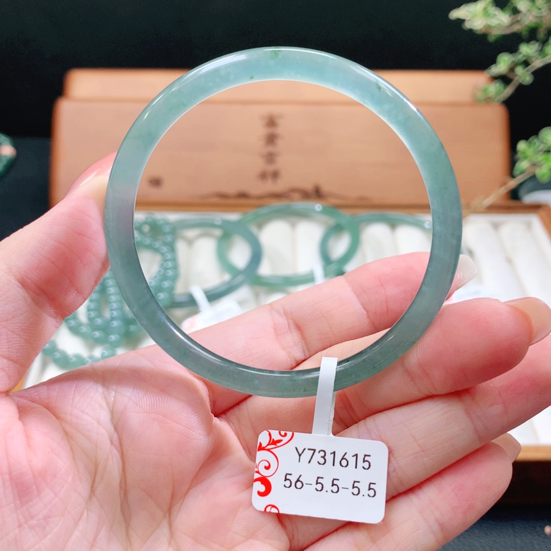 翡翠未镶嵌手镯天然