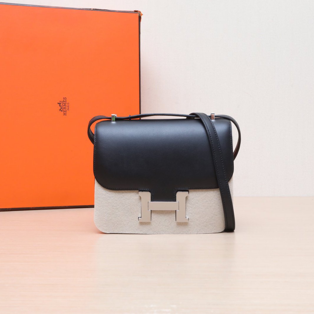 99新 Hermes/爱马仕 【小花念念】康康 19 89黑色牛皮 D刻 银扣 