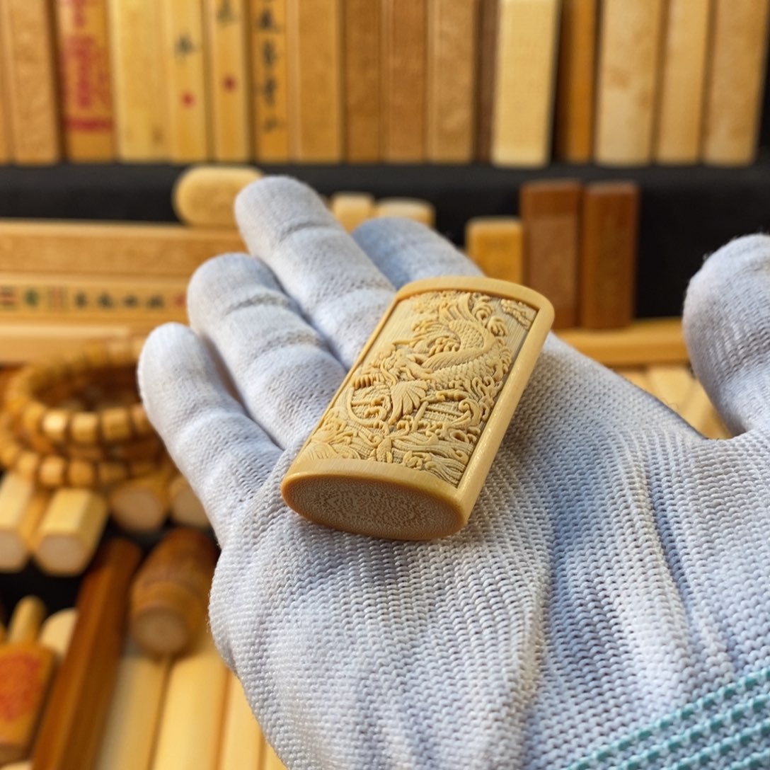 竹浮雕鱼化龙手把件