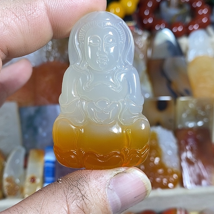 淡***生玛瑙/玉髓未镶嵌颈饰