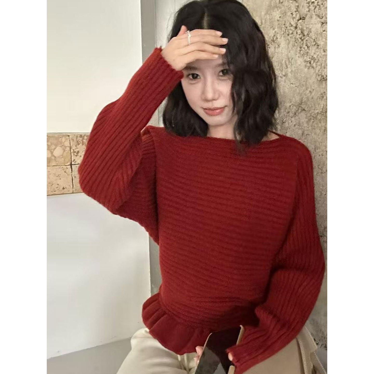 圣诞氛围感穿搭蝙蝠袖红色毛衣女秋冬季慵懒高级感下摆花边针织衫