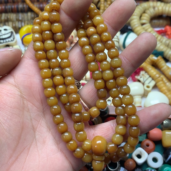 木?****尘佛珠的形状和颜色