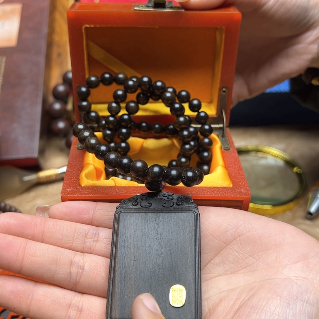 大叶紫檀（黑酸枝木类）