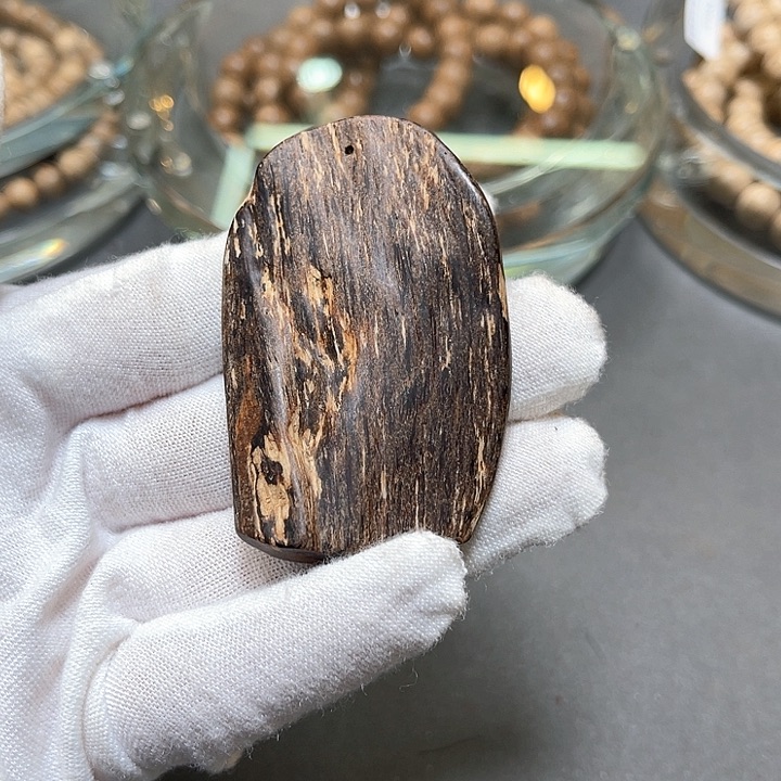 沉香吊坠文莱沉水11.25克