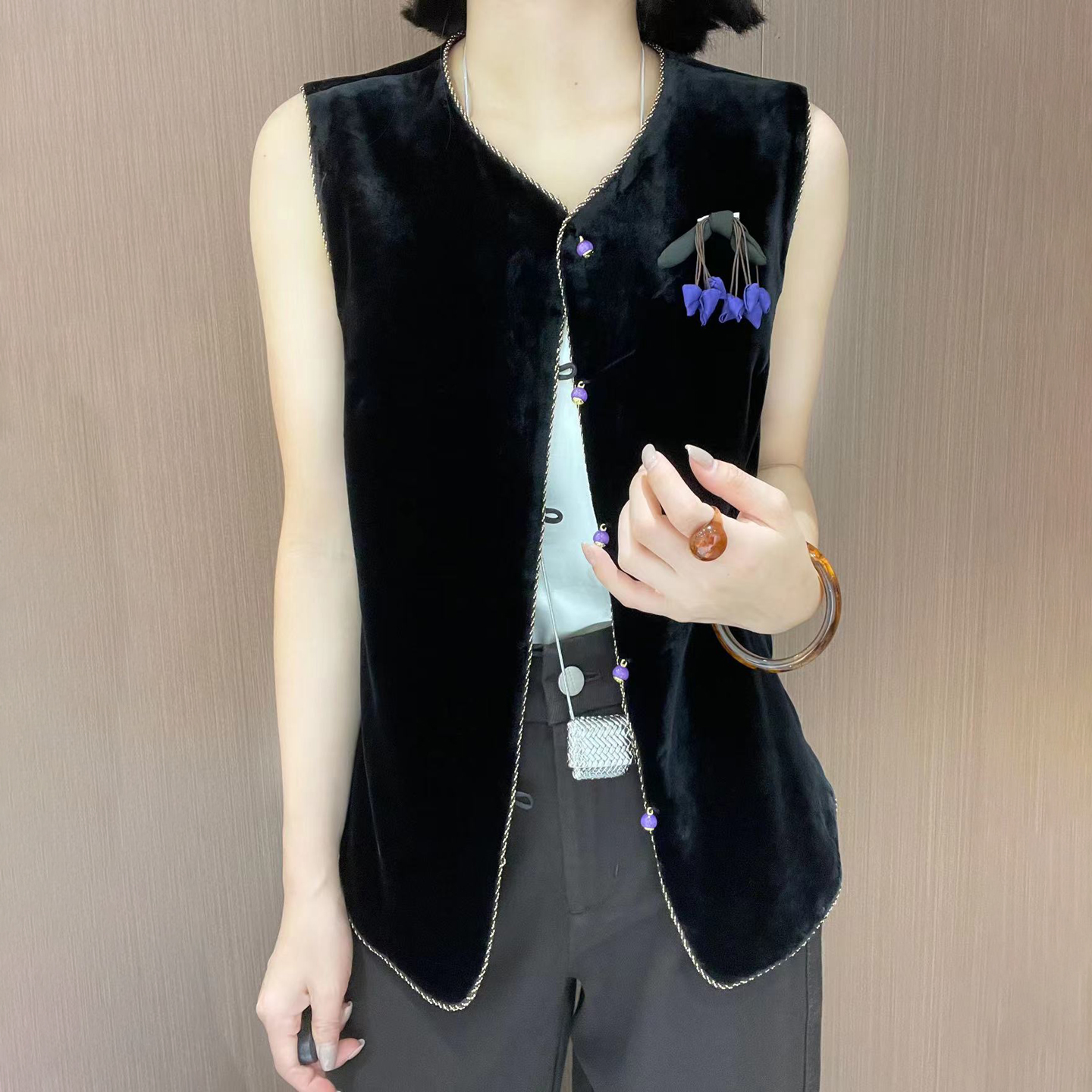 秋季新中式国风丝绒马甲女时尚气质复古百搭圆领上衣女马夹潮