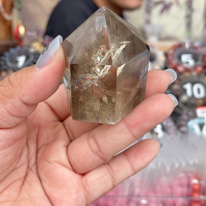 水晶手串未镶嵌坏的茶黄晶柱子