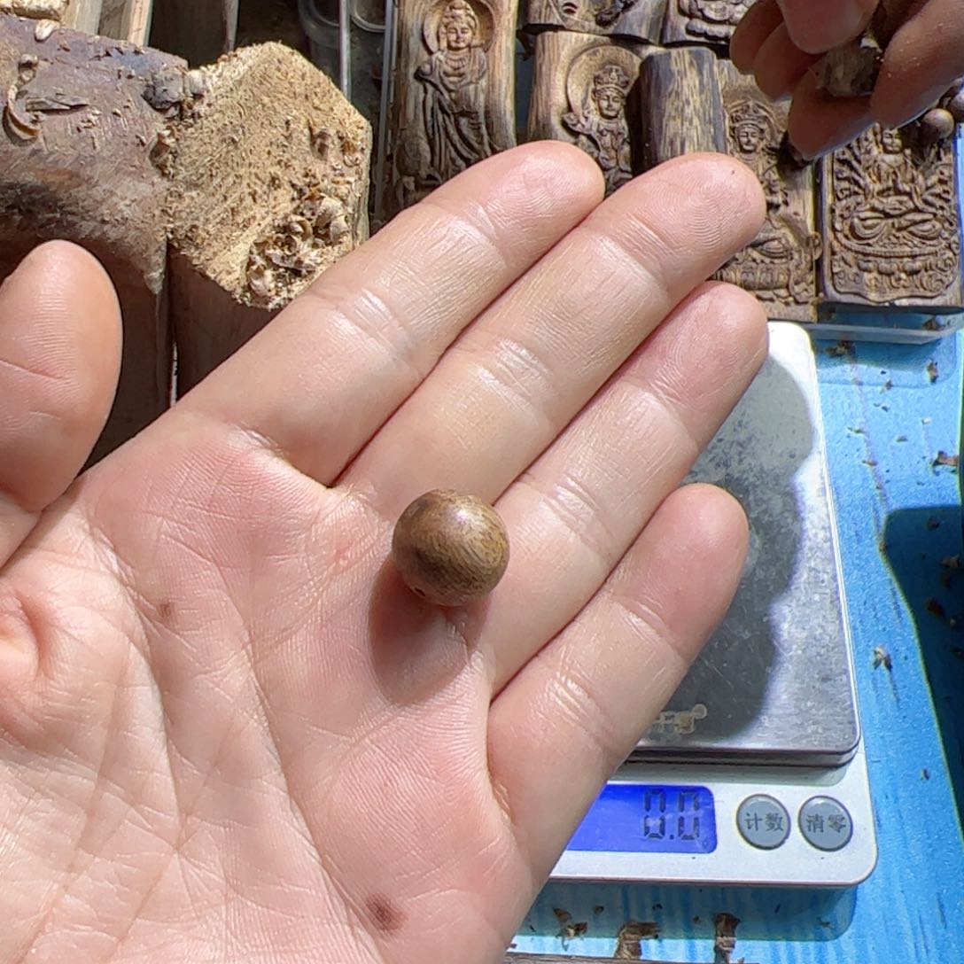 沉香吊坠白棋1.4单珠