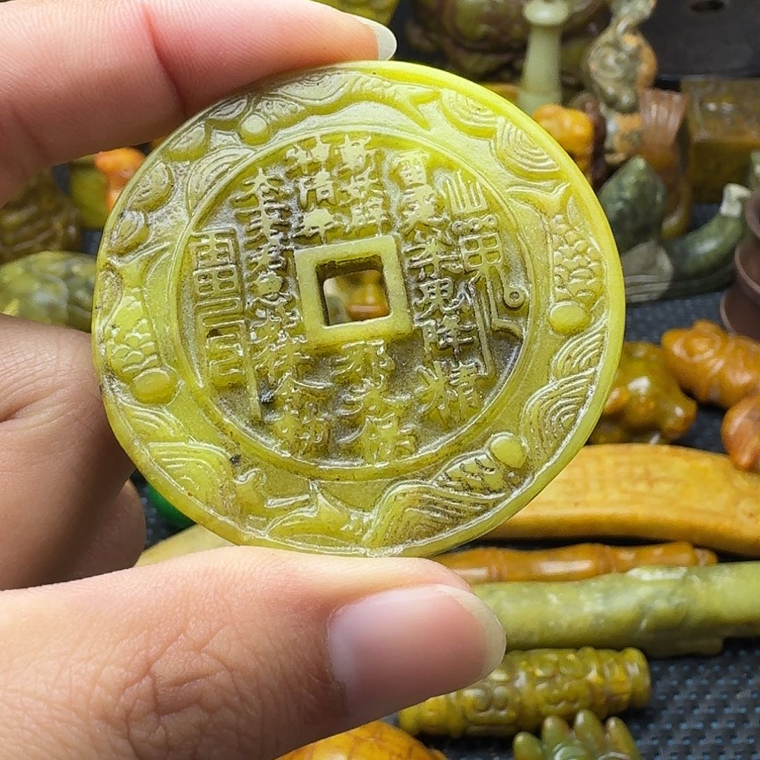 白玉菩提吊坠。。。