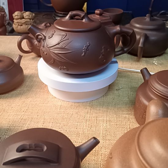 紫砂茶壶腾*精工半手，原矿紫砂泥料。