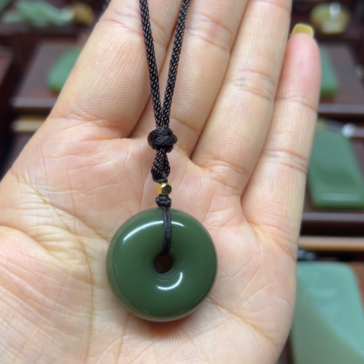 【闪购商品】岫岩老玉（透闪石质玉）颈饰未镶嵌平安扣