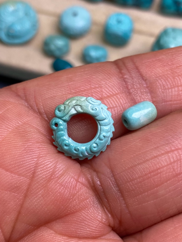 原矿高瓷绿松石龙扣跑环套装，尺寸：13/4mm