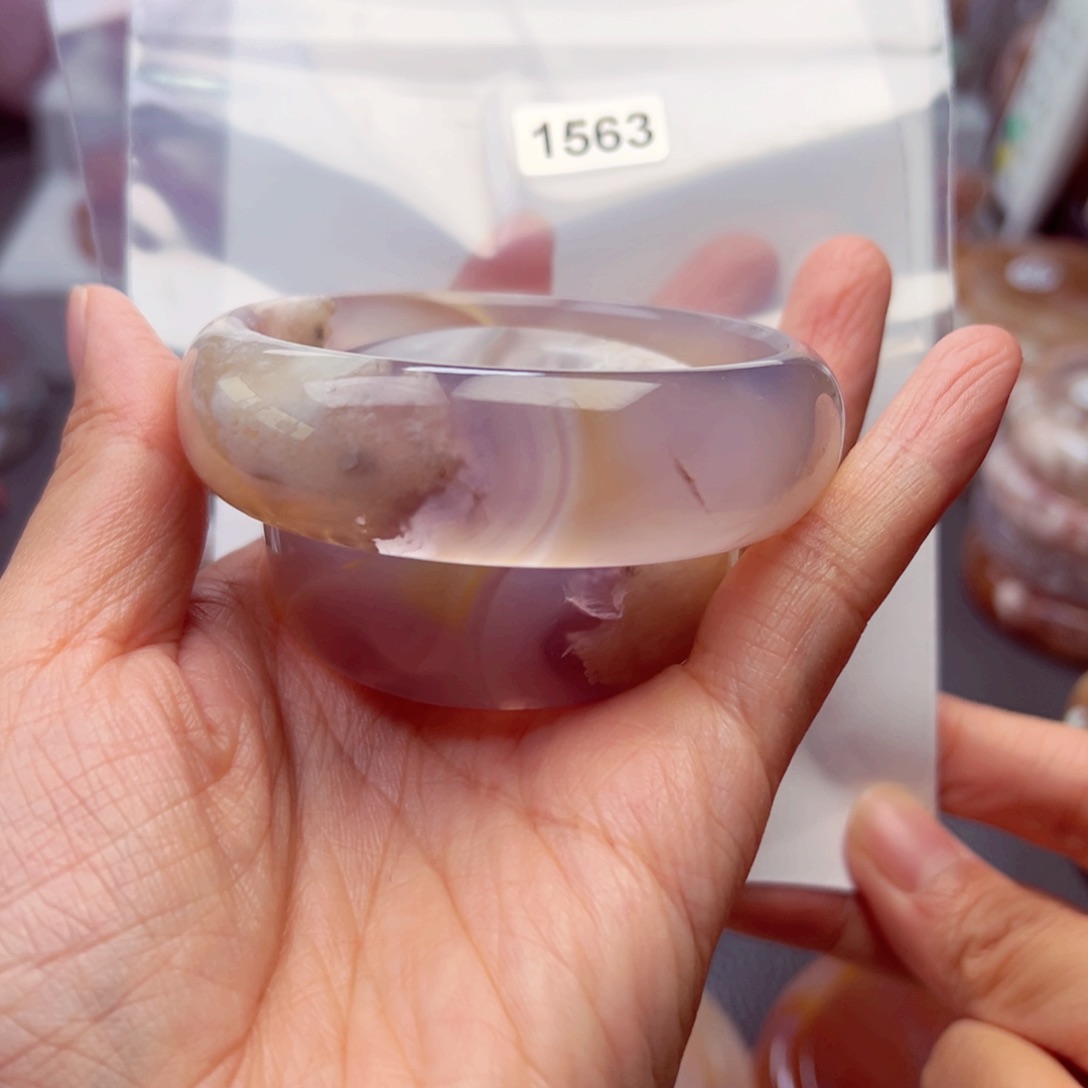 玛瑙/玉髓手镯未镶嵌萍***?