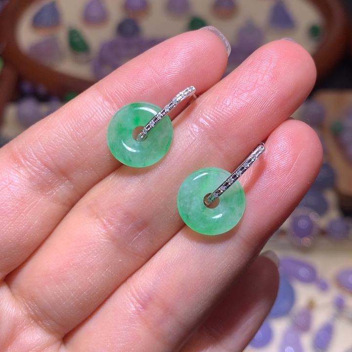 翡翠耳饰18K金镶嵌冰阳绿甜甜圈耳包