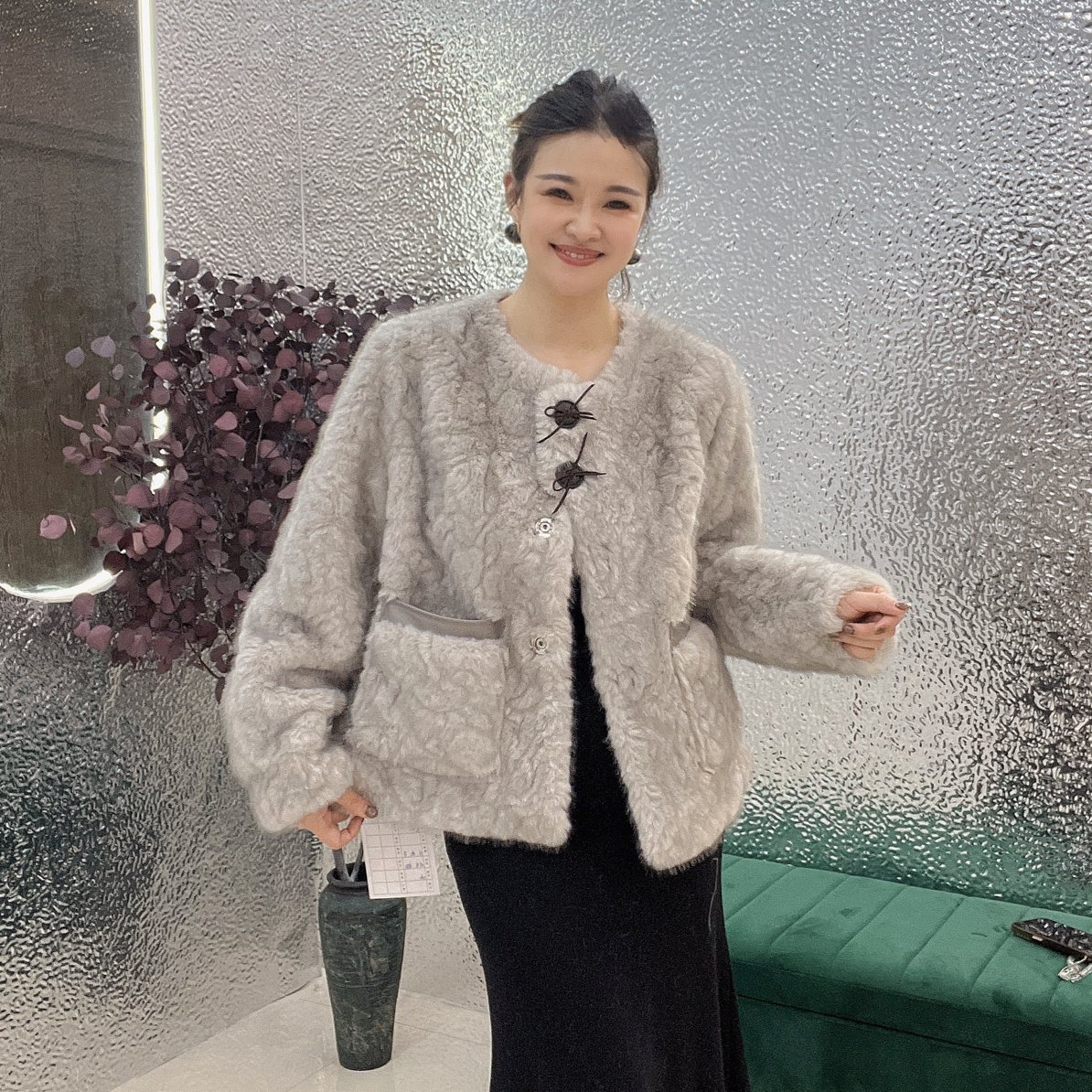 短款牛角扣女泡泡袖短外套毛绒秋冬宽松网红小香风气质