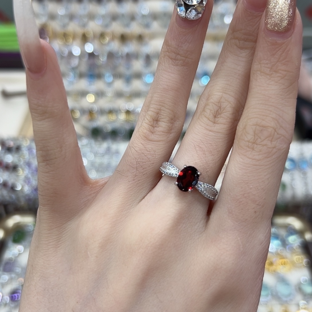 小***੭戒指银S925镶嵌石榴石