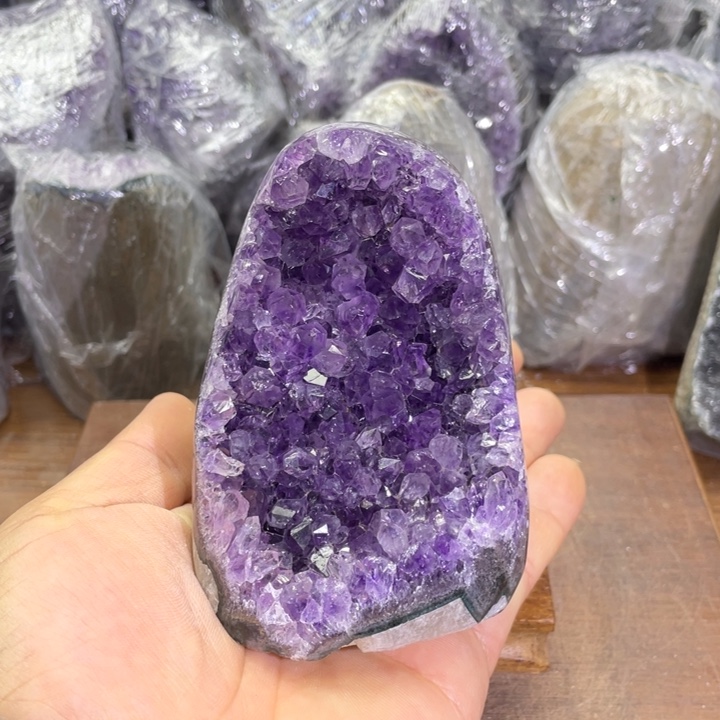 未镶嵌水晶大型摆件（非配饰）