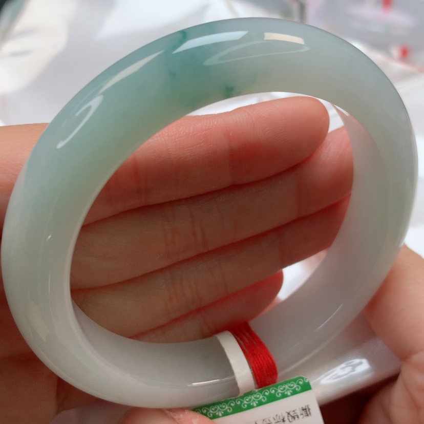 【闪购商品】翡翠手镯未镶嵌飘花