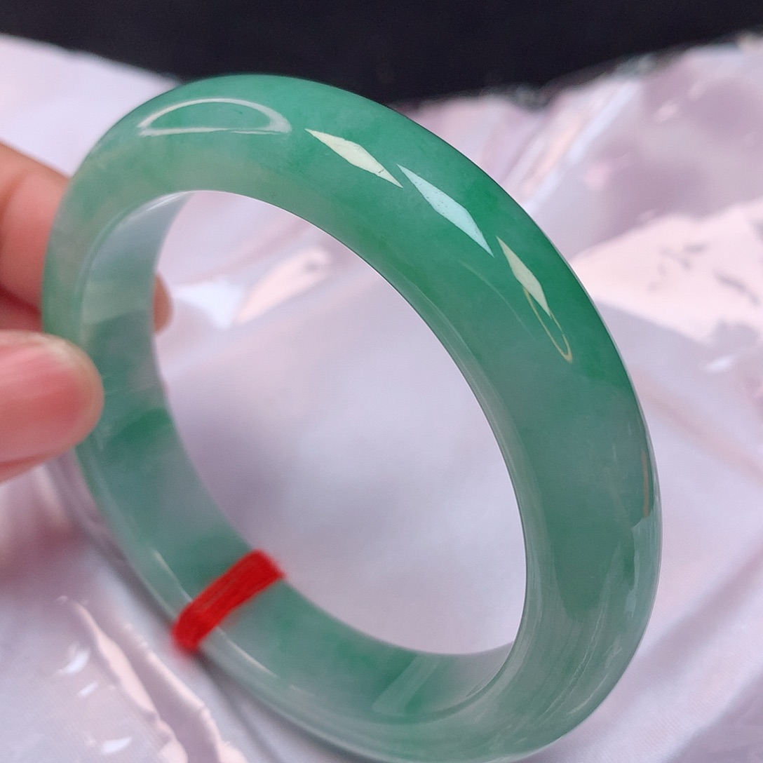 翡翠手镯未镶嵌56+ 翡翠手镯