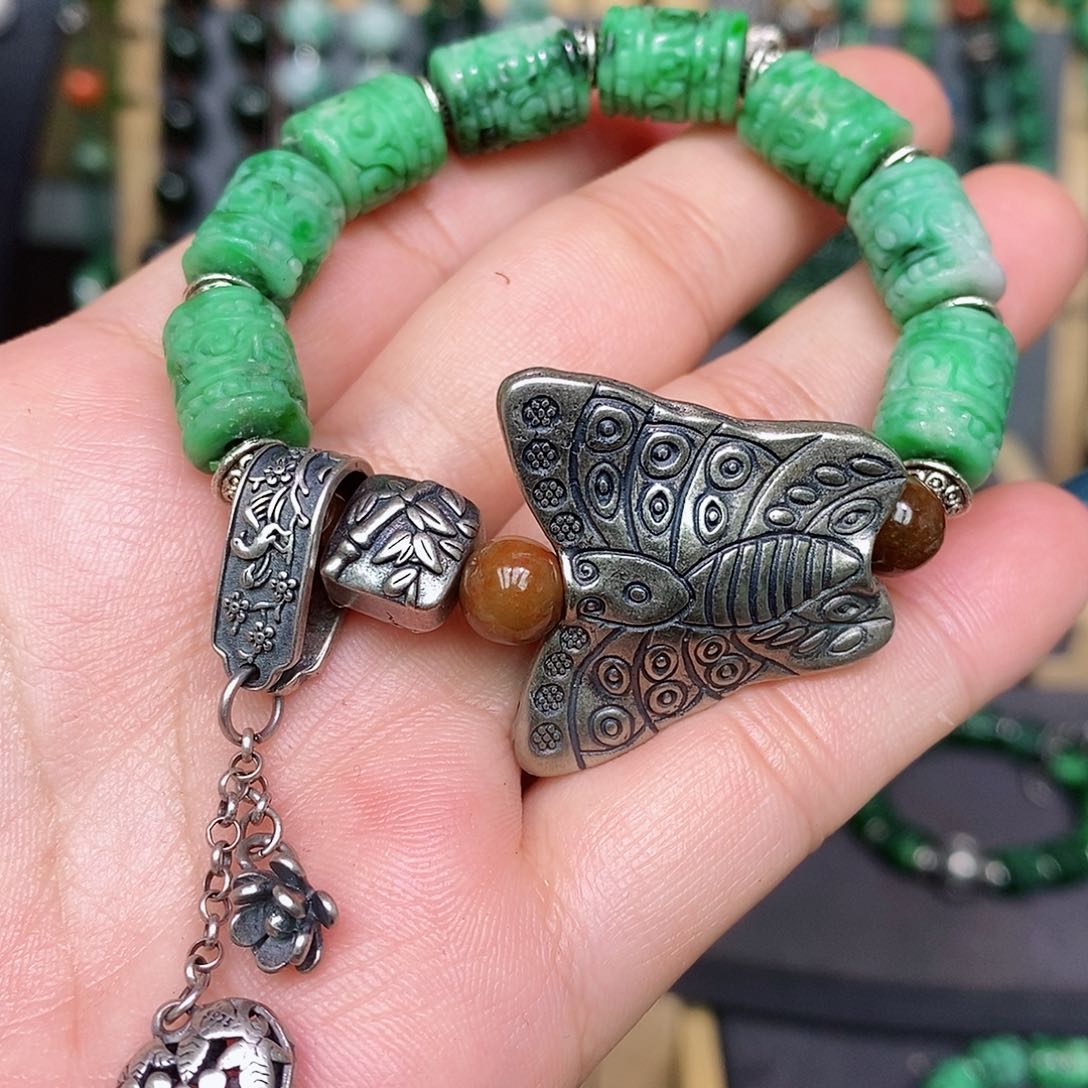 翡翠手链未镶嵌漂亮美眉