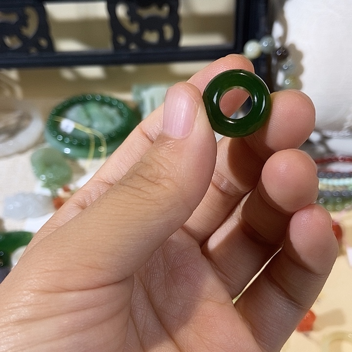 琥珀颈饰未镶嵌这个