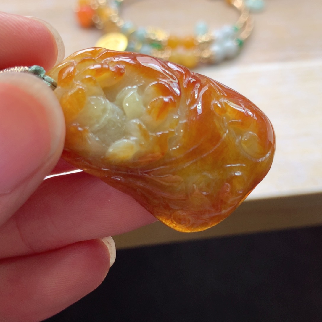 翡翠未镶嵌颈饰吊坠