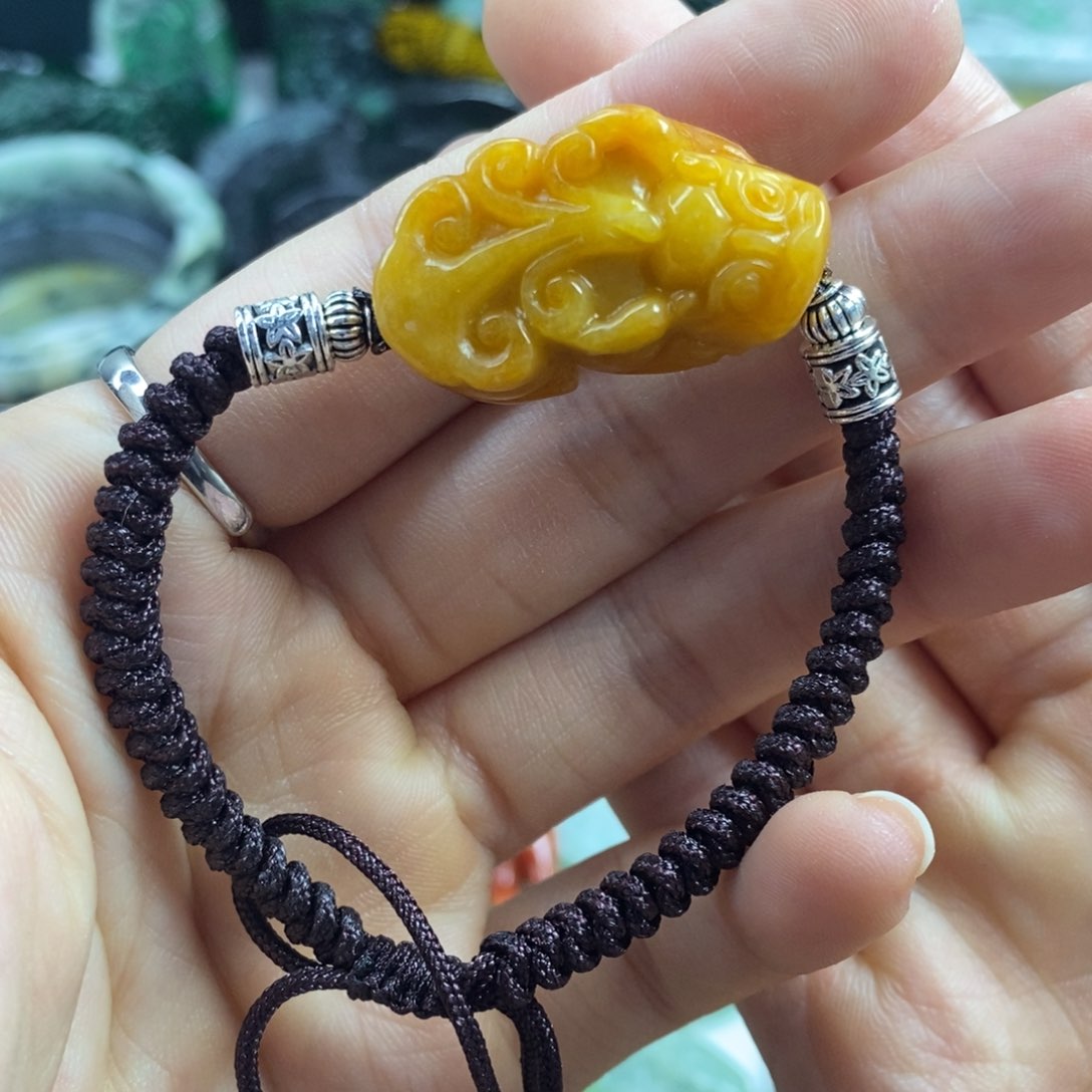 翡翠颈饰未镶嵌吊坠