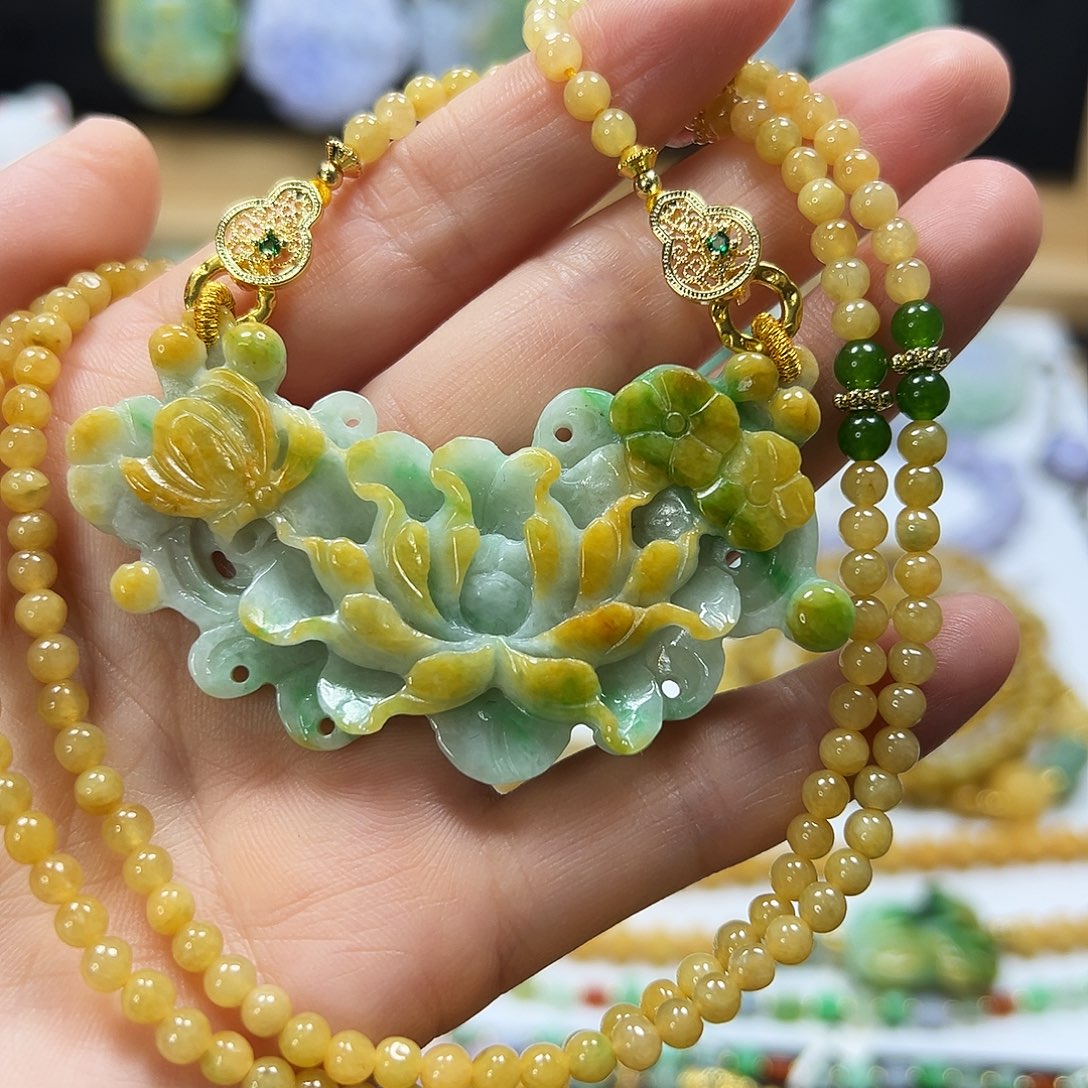 翡翠未镶嵌颈饰吊坠