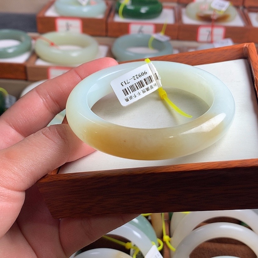 【闪购商品】和田玉未镶嵌手镯56.4