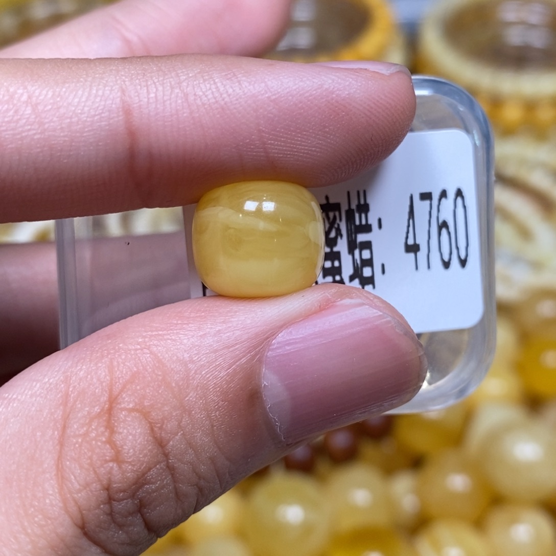 蜜蜡未镶嵌珠宝奇石4760