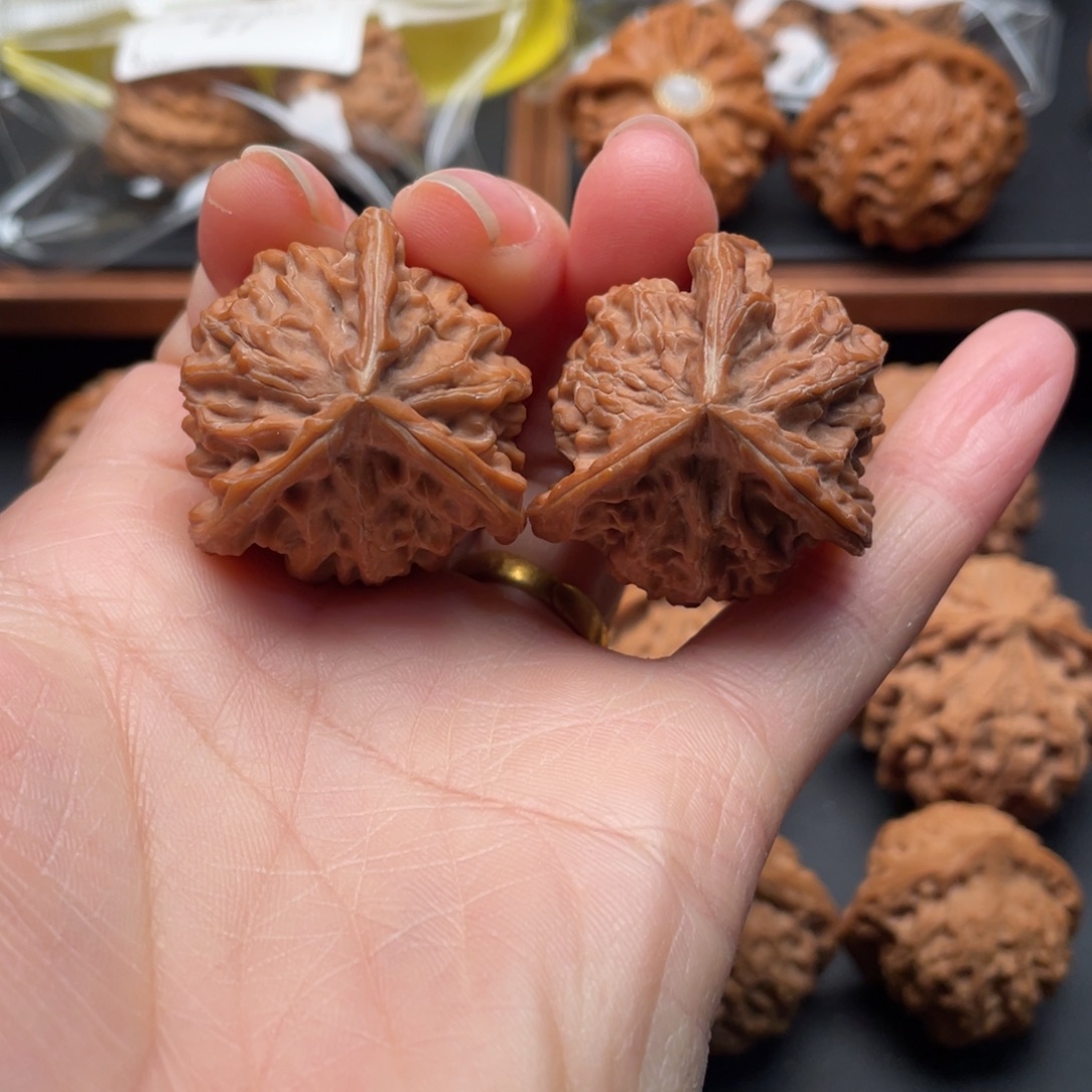 把件文玩核桃盘山三棱34