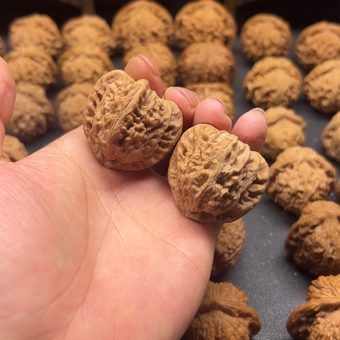 ****桃核吊坠文玩核桃