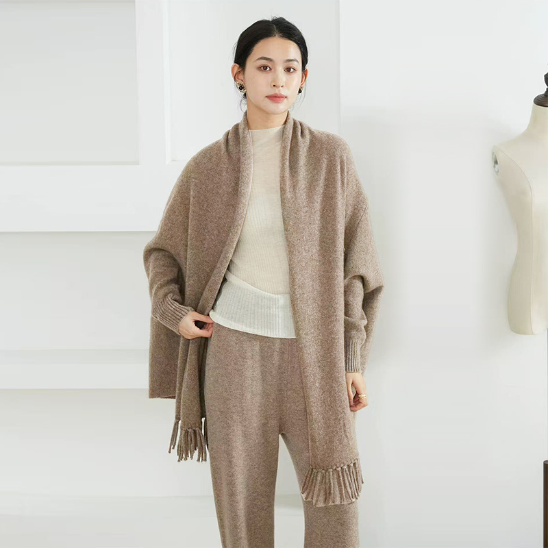 秋冬新款法式纯色百搭简约流苏斗篷披肩羊毛衫