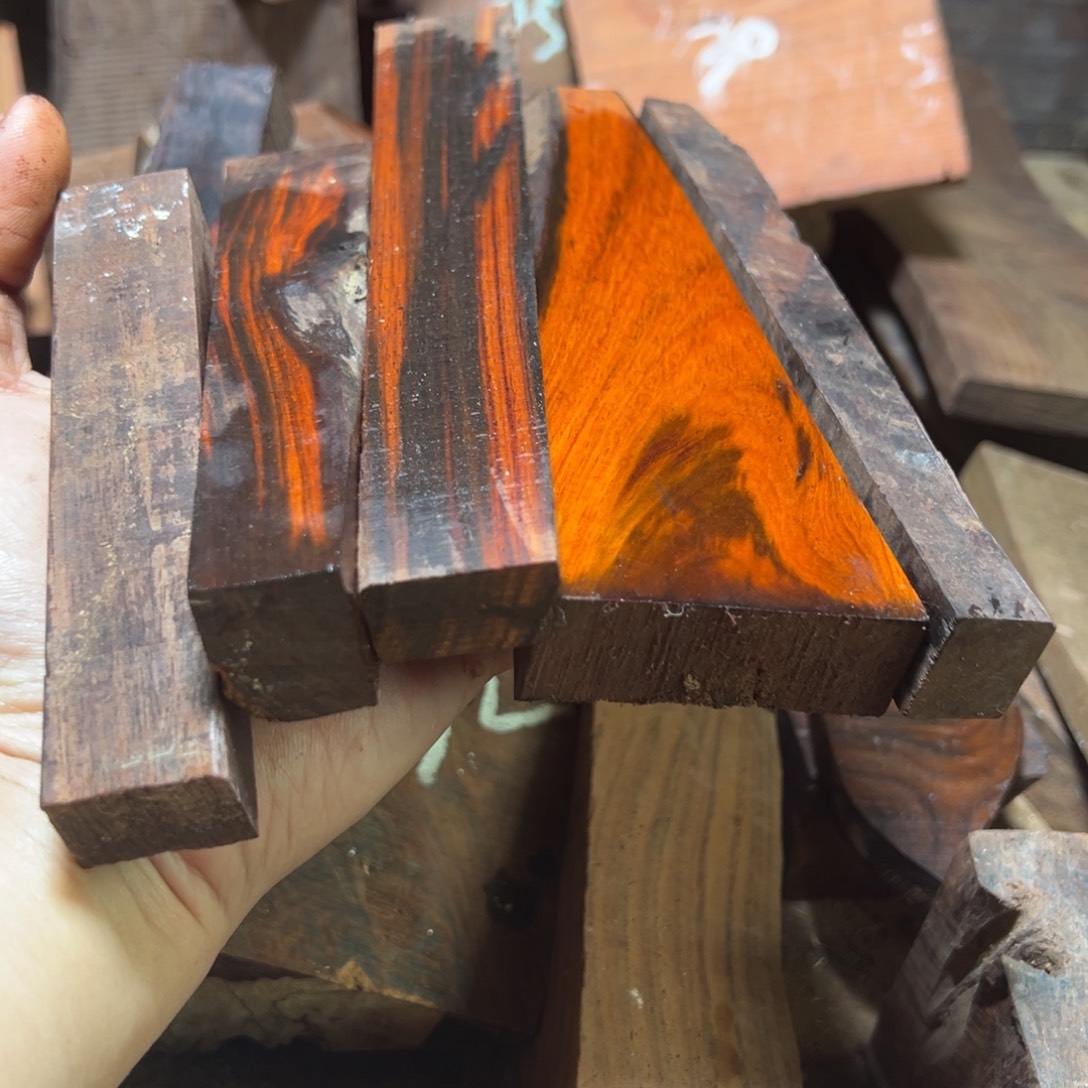 ～***世交趾黄檀（大红酸枝）