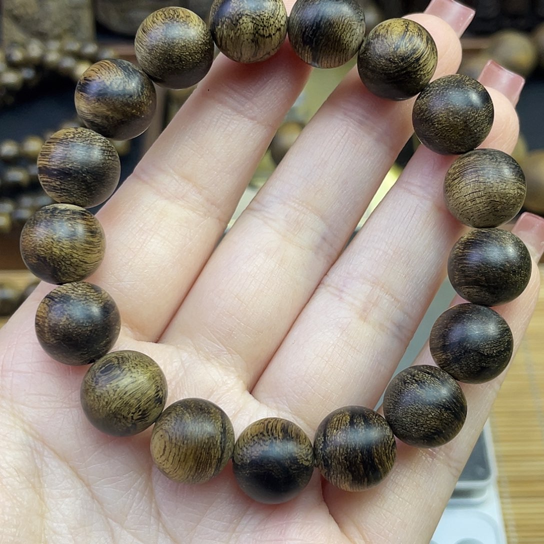 ****李沉香手串芽庄白奇