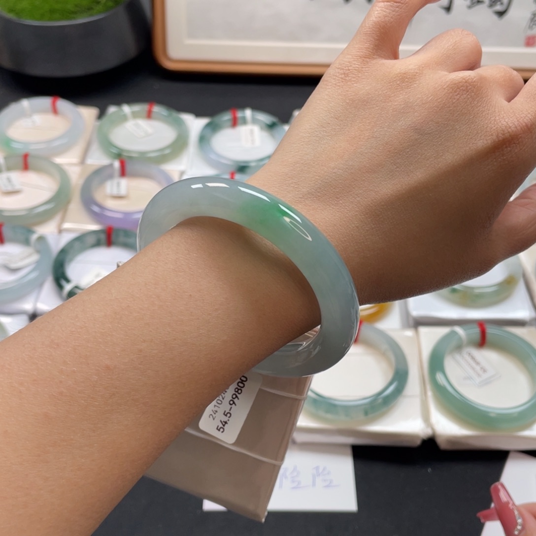 【闪购商品】翡翠手镯未镶嵌一枝独秀蓝底飘阳绿大胖圆54.5圈74号