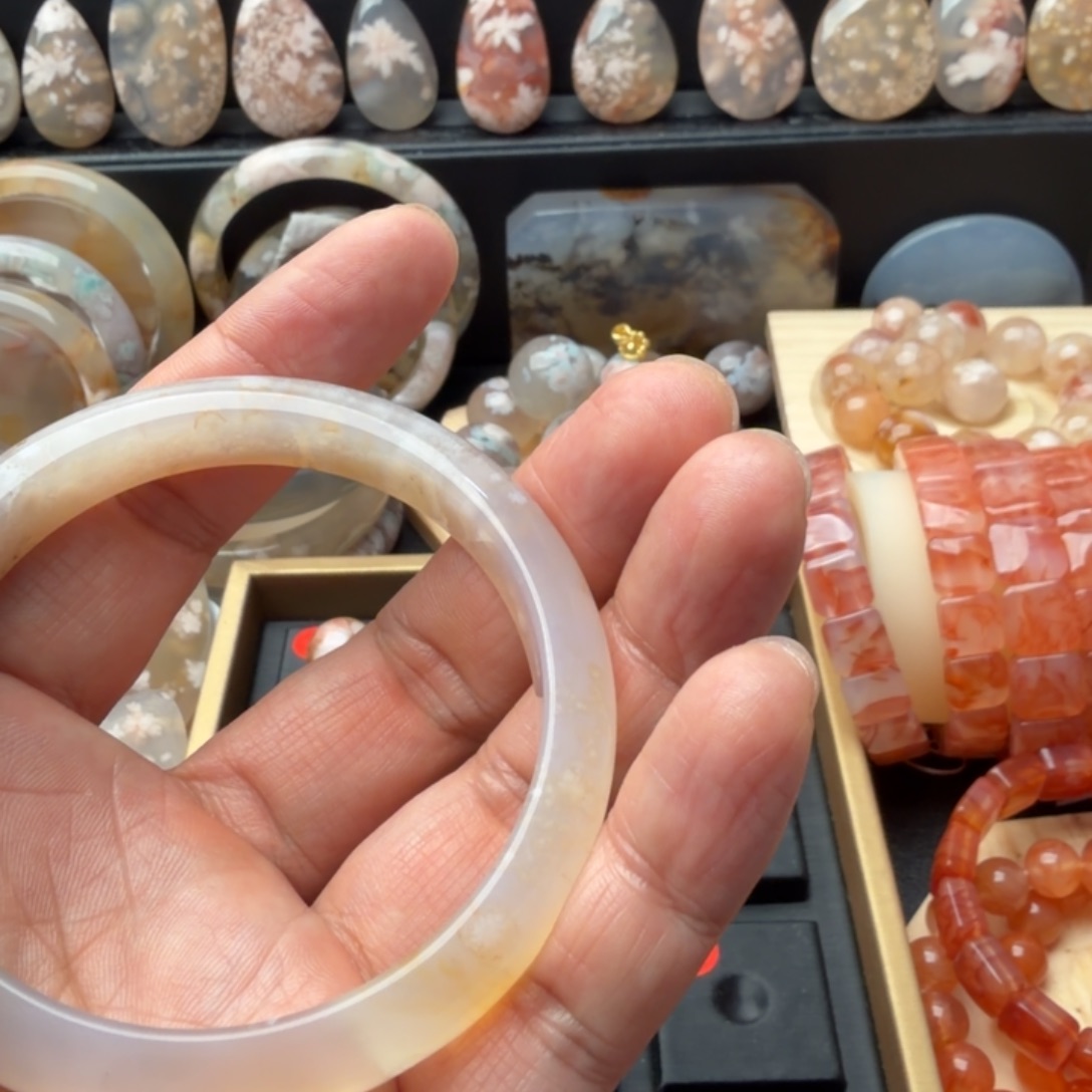 爱***！玛瑙/玉髓未镶嵌颈饰