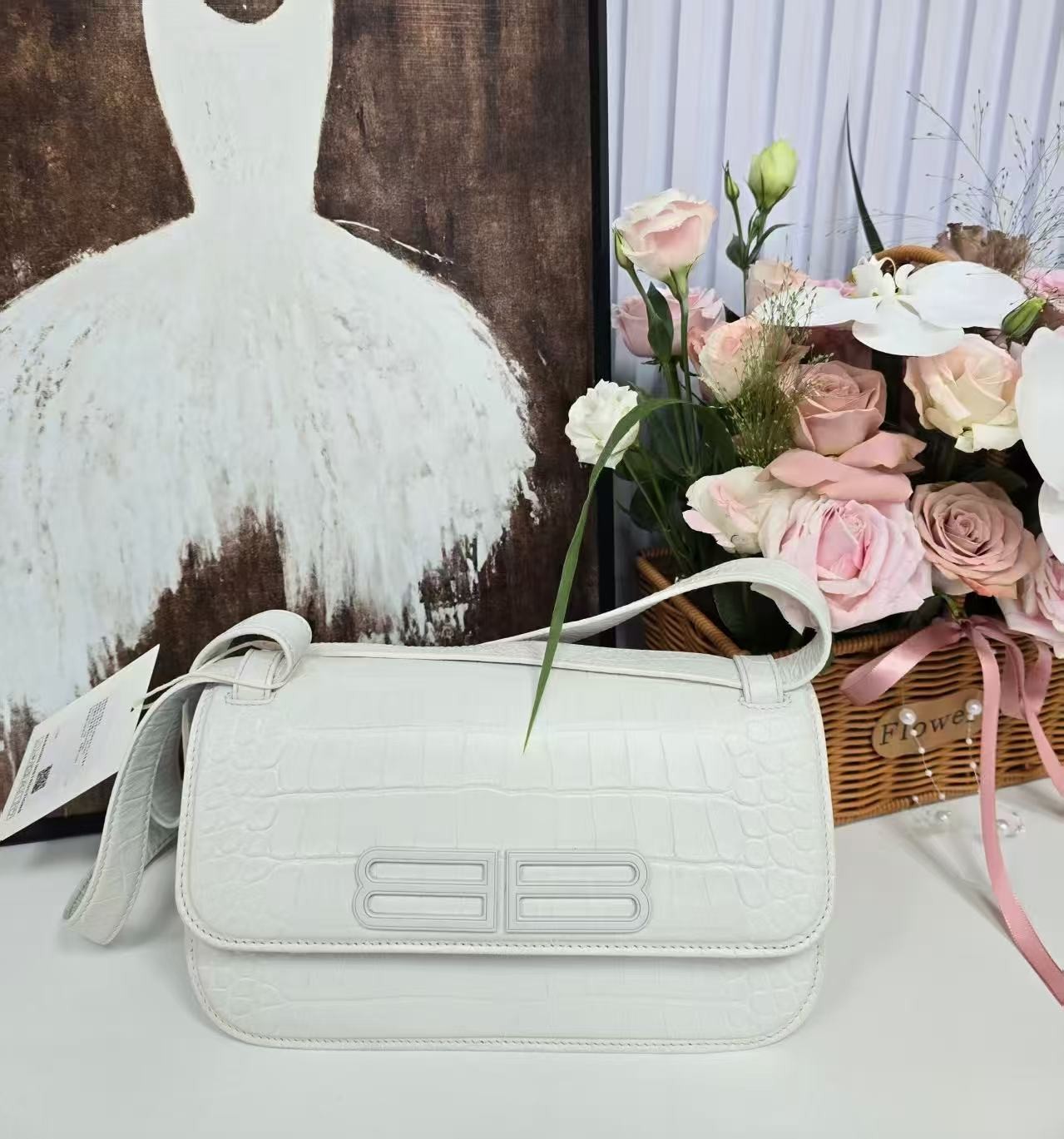 99新 Balenciaga/巴黎世家 白色鳄压单肩斜挎包