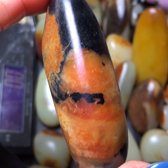 和田玉（翠青玉）未镶嵌珠宝奇石