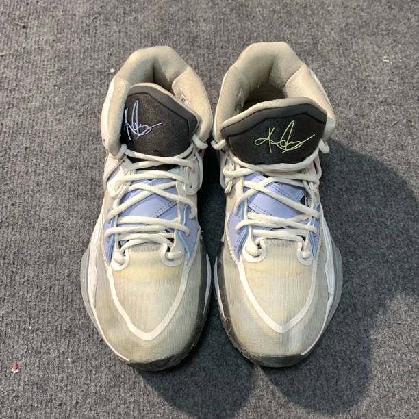 欧8 43码 正品篮球鞋 