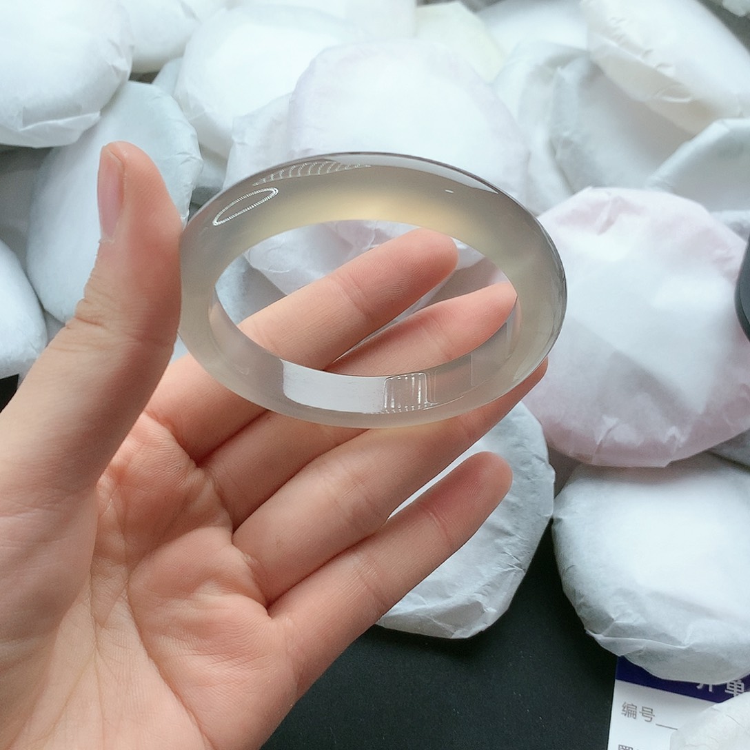 玛瑙/玉髓手镯未镶嵌57