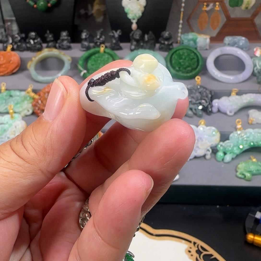 翡翠颈饰未镶嵌仿古