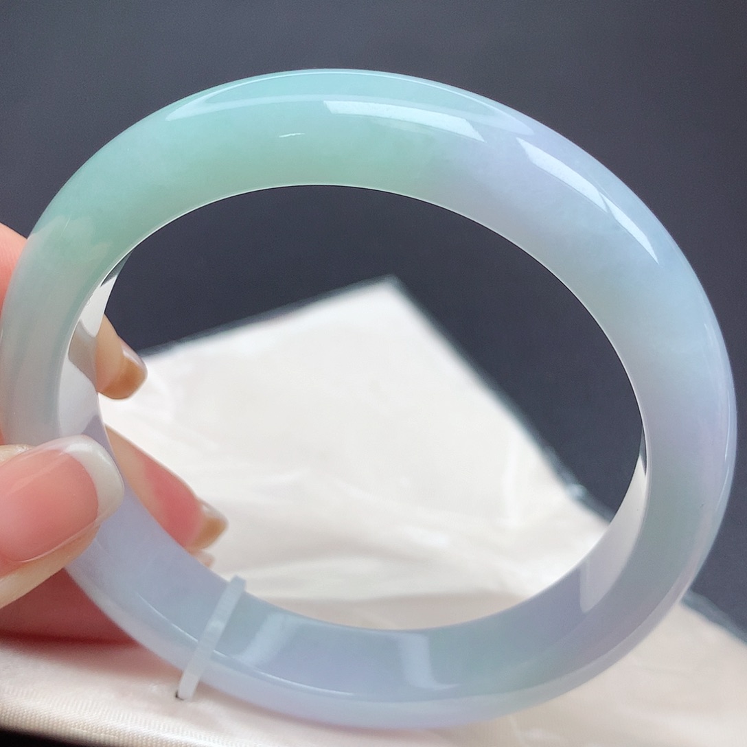 翡翠手镯未镶嵌62圈口